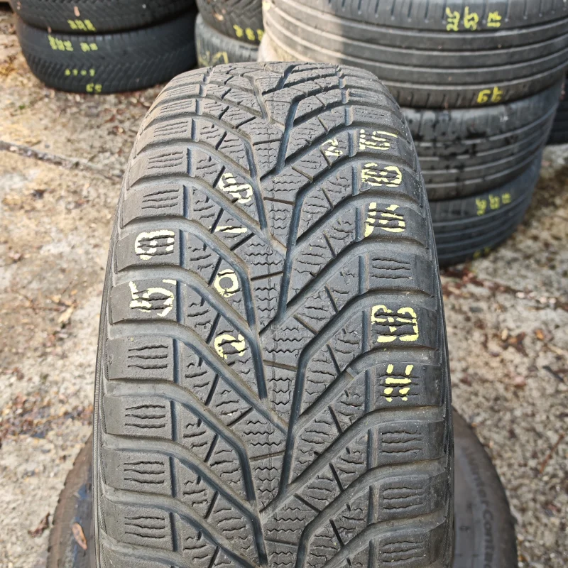 Yokohama BluEarth*Winter V905