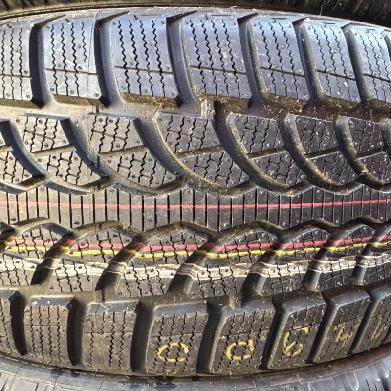 Bridgestone Blizzak LM32