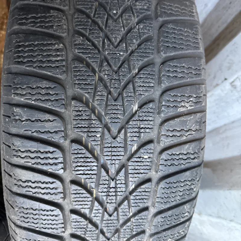 Dunlop SP Winter Sport 4D